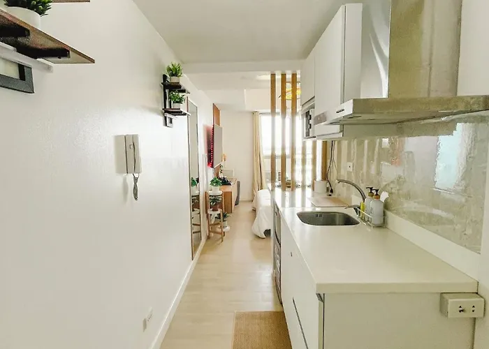 Azure Bahamas Staycation Near Naia Makati Bgc Apartment Manila